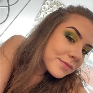 Meet your Posher, Briana